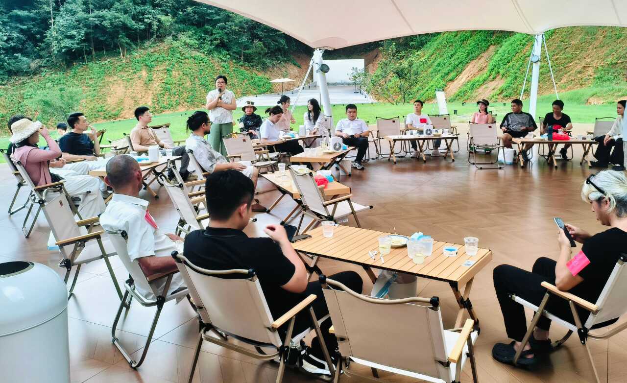 一场关于“年轻”的对话