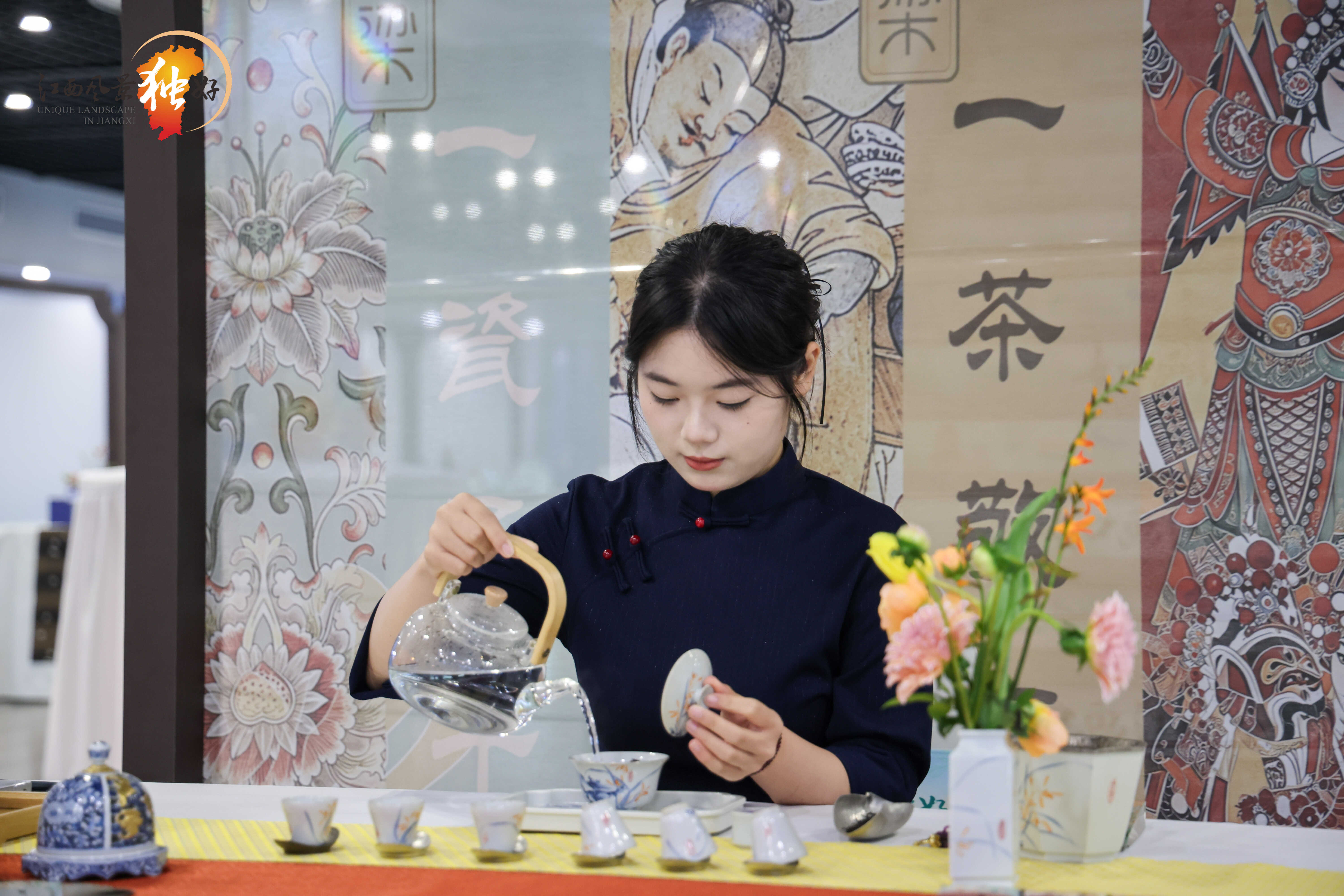 黄浦江畔瓷茶飘香！浮小梁亮相上海，讲好浮梁瓷茶共生故事