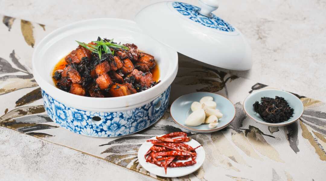 兴田乌腌菜烧肉